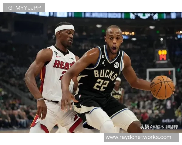 雄鹿主场迎战热火季后赛第二场争夺激烈双方力争扳平系列赛比分 雄鹿主场迎战热火季后赛第二场争夺激烈双方力争扳平系列赛比分