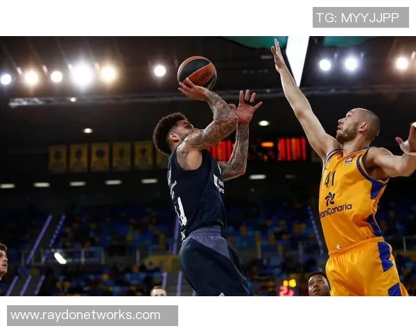 大加纳利与奥布拉多伊洛激战正酣比分揭晓精彩瞬间回顾 大加纳利与奥布拉多伊洛激战正酣比分揭晓精彩瞬间回顾